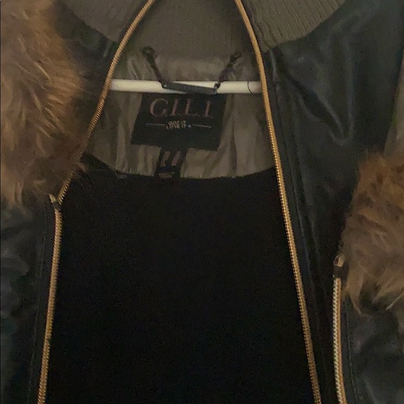 GILI Puffer Coat w/ Faux Fur - Picture 5 of 5